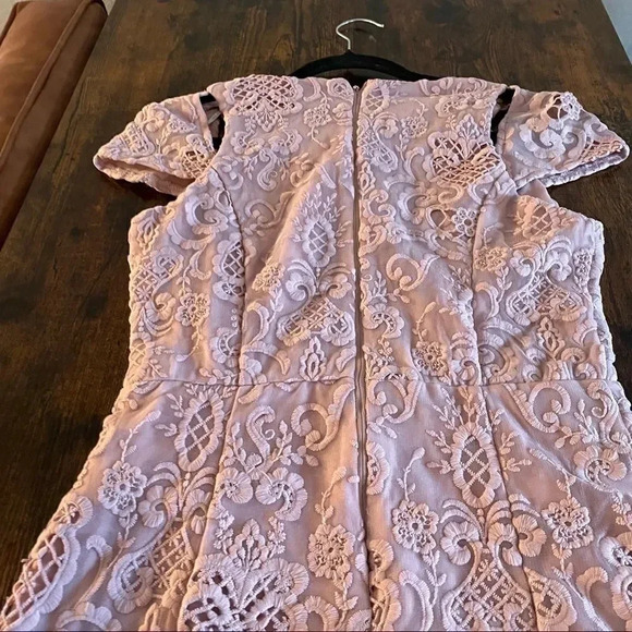 nikibiki pink crochet cup sleeve dress size m - Picture 12 of 16